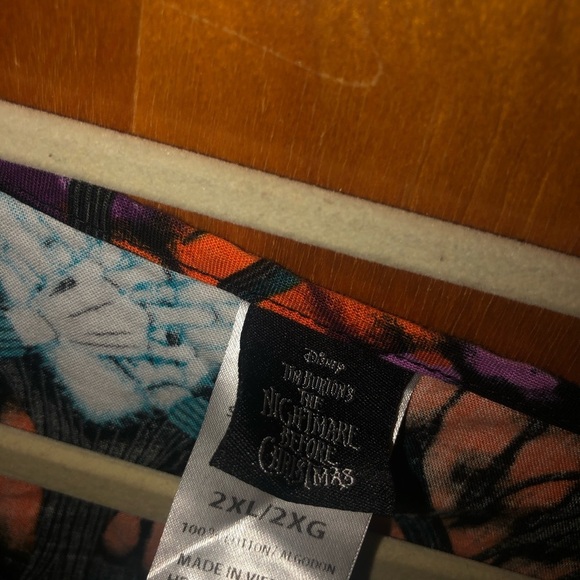 𝅺Disney Nightmare Before Christmas Jack Skellington HALLOWEEN Scrub Top Sz 2XL - Picture 3 of 3